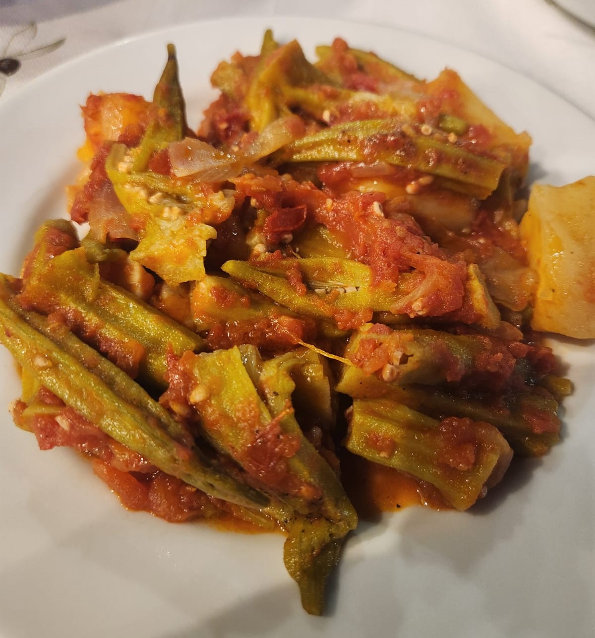 the cajun world eats, cajun food blog, greek style okra